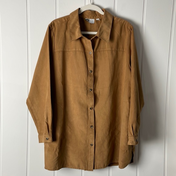 Joan Rivers Jackets & Blazers - Joan Rivers Shacket Women's Size 1X Fully Lined Button Up Suede Feel Neutral